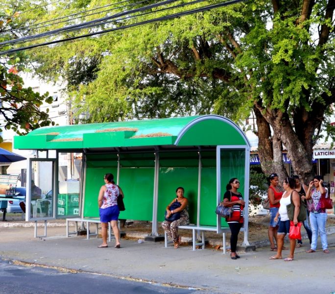 Novos abrigos de ônibus são instalados na capital - SMTT Aracaju
